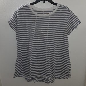 Grey stopped shirt with golden hearts